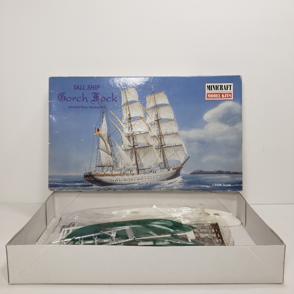 SOLD! Minicraft 11305 Tall Ship 'Gorch Fock' German Navy Training Model Kit